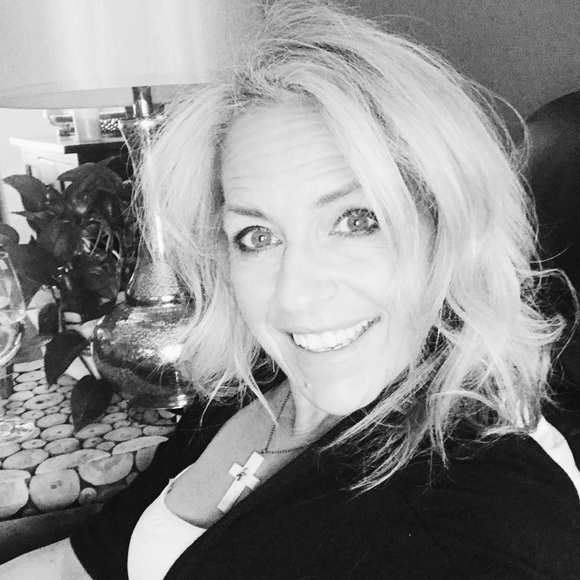 Meet your Posher, Cindy - Picture 1 of 1